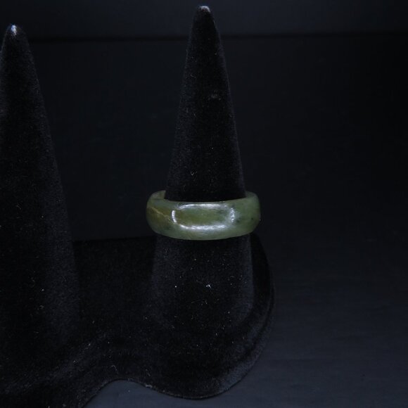 Jade Ring Band - Picture 3 of 7